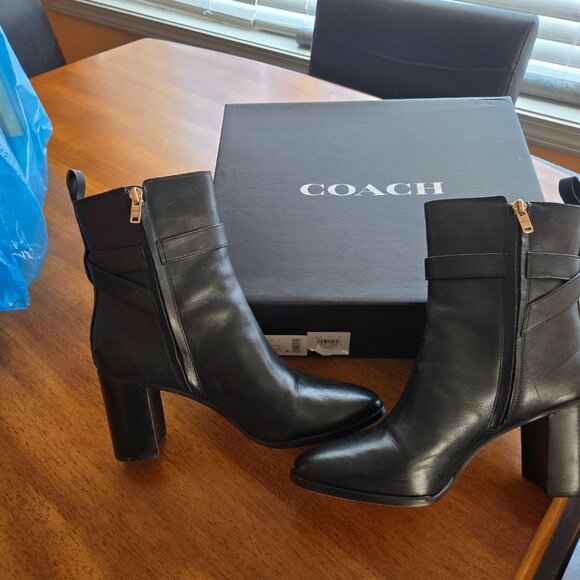 GENIUNE BLACK LEATHER COACH BOOTIES WITH GOLD COACH TAGS ATTACHED TO BUCKLES - Picture 6 of 6